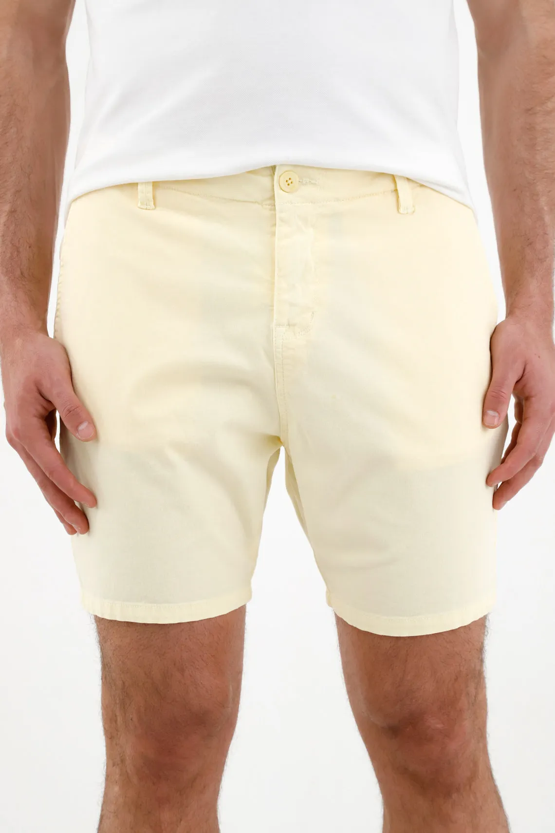 Bermuda amarilla tipo chino para hombre