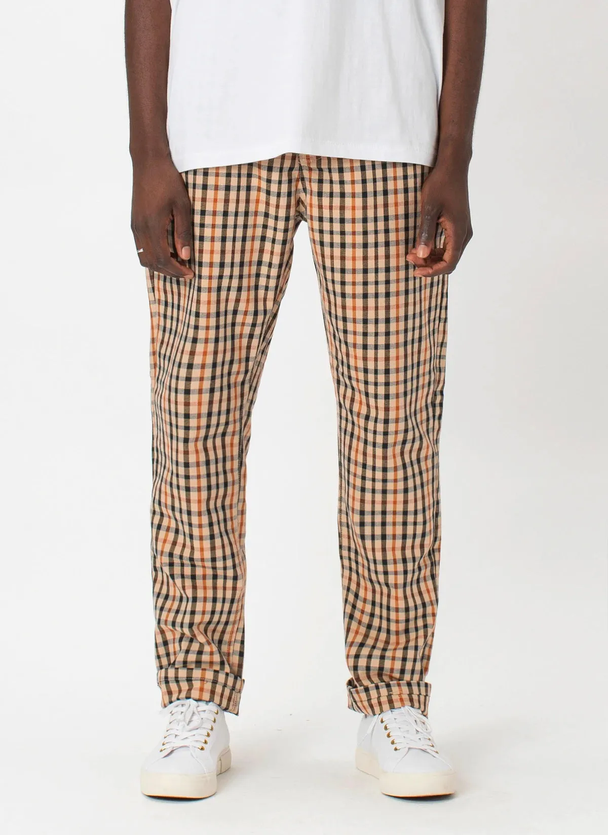 B.Relaxed Chino Beige Check