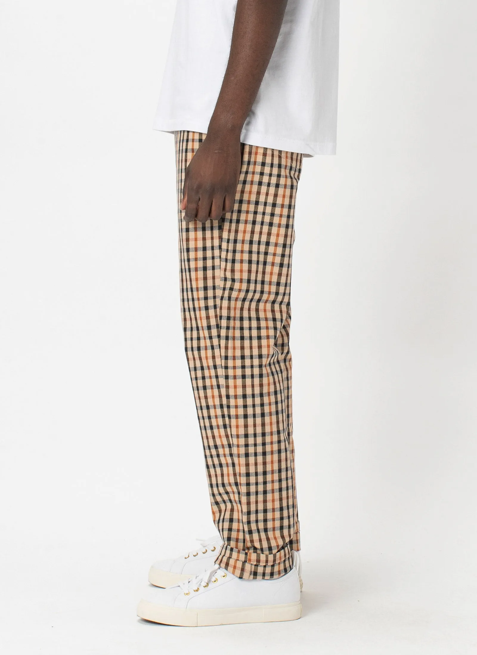 B.Relaxed Chino Beige Check