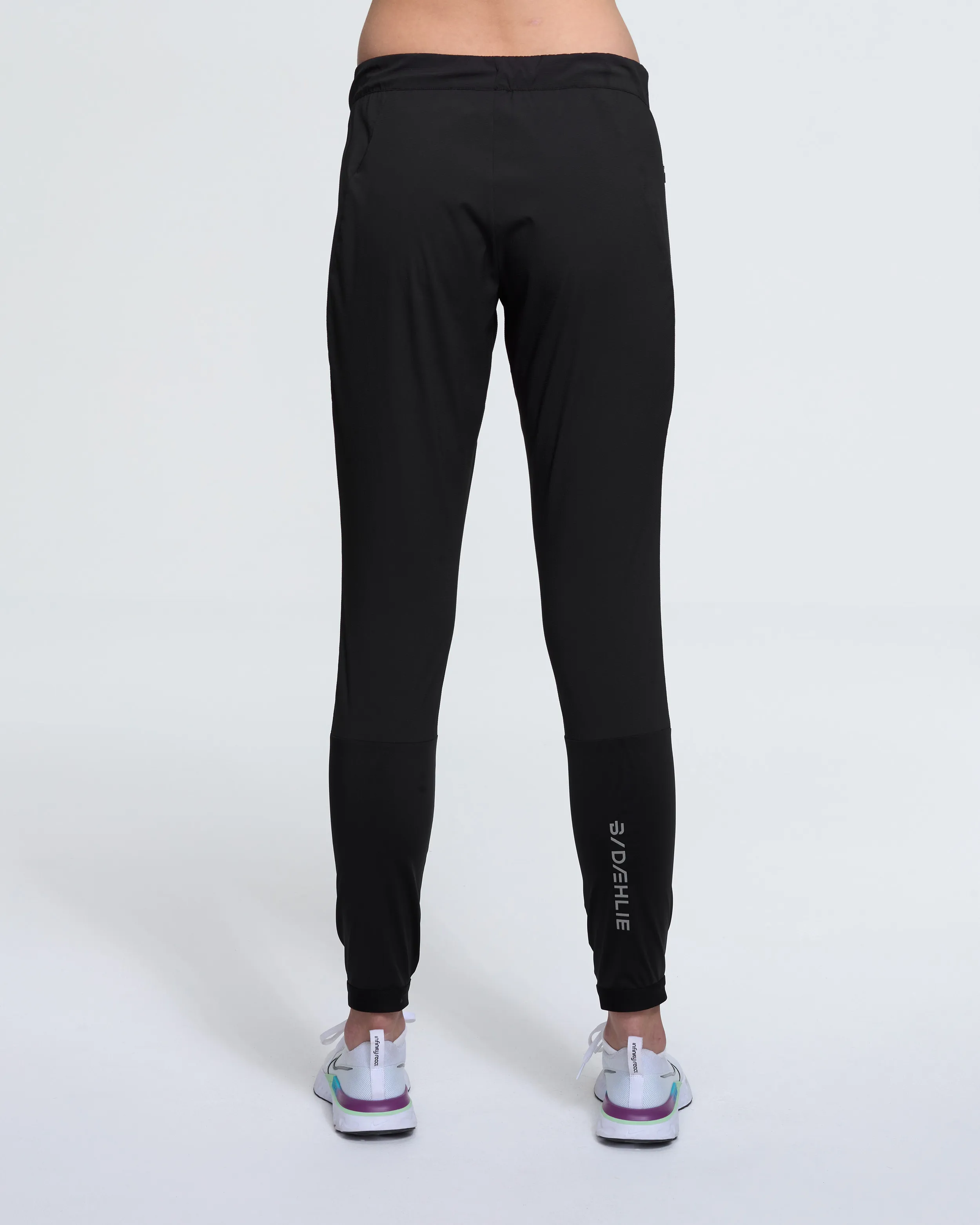 Dæhlie Women&#x27;s Pants Achieve Black | Buy Dæhlie Women&#x27;s Pants Achieve Black here | Outnorth