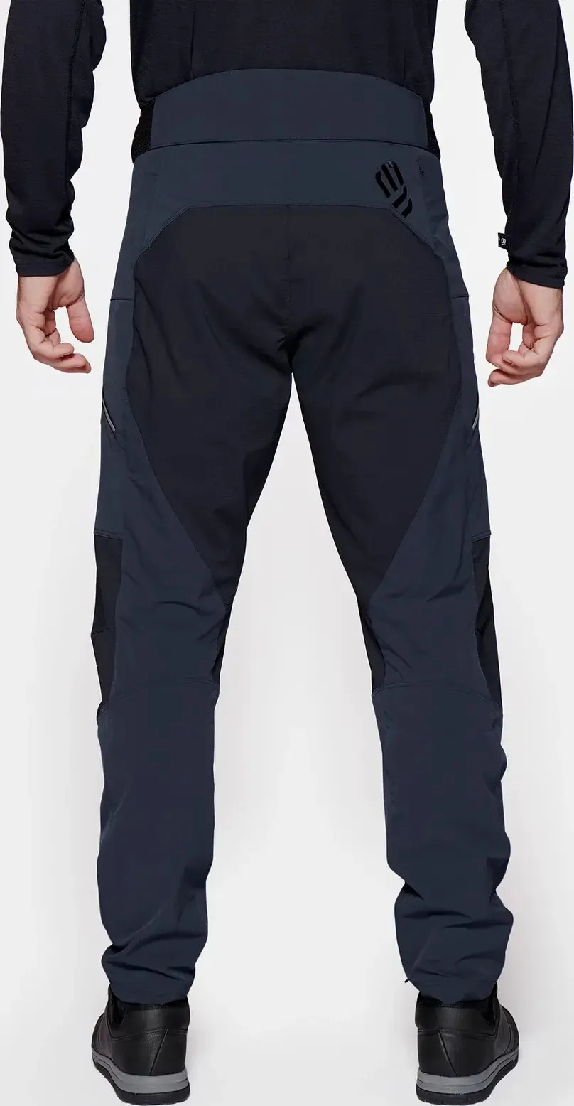 Elevenate Unisex Versatility Bike Pants Dark Ink | Buy Elevenate Unisex Versatility Bike Pants Dark Ink here | Outnorth