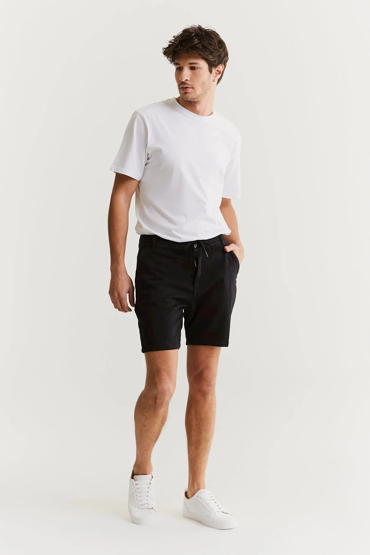 James Jogger Chino Shorts Black