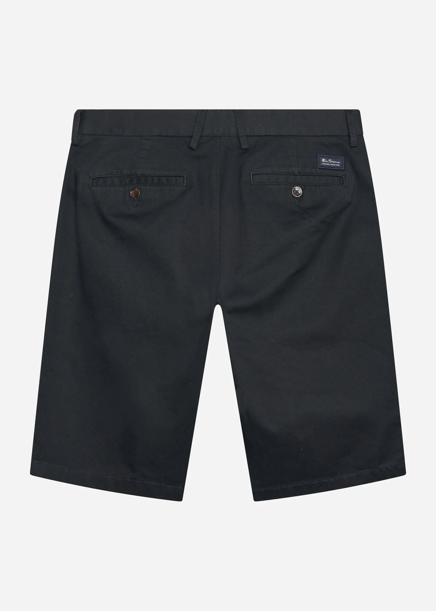 Signature chino short - black