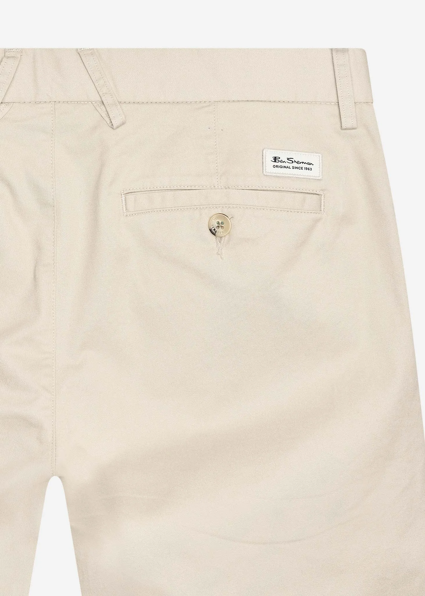 Signature chino short - putty