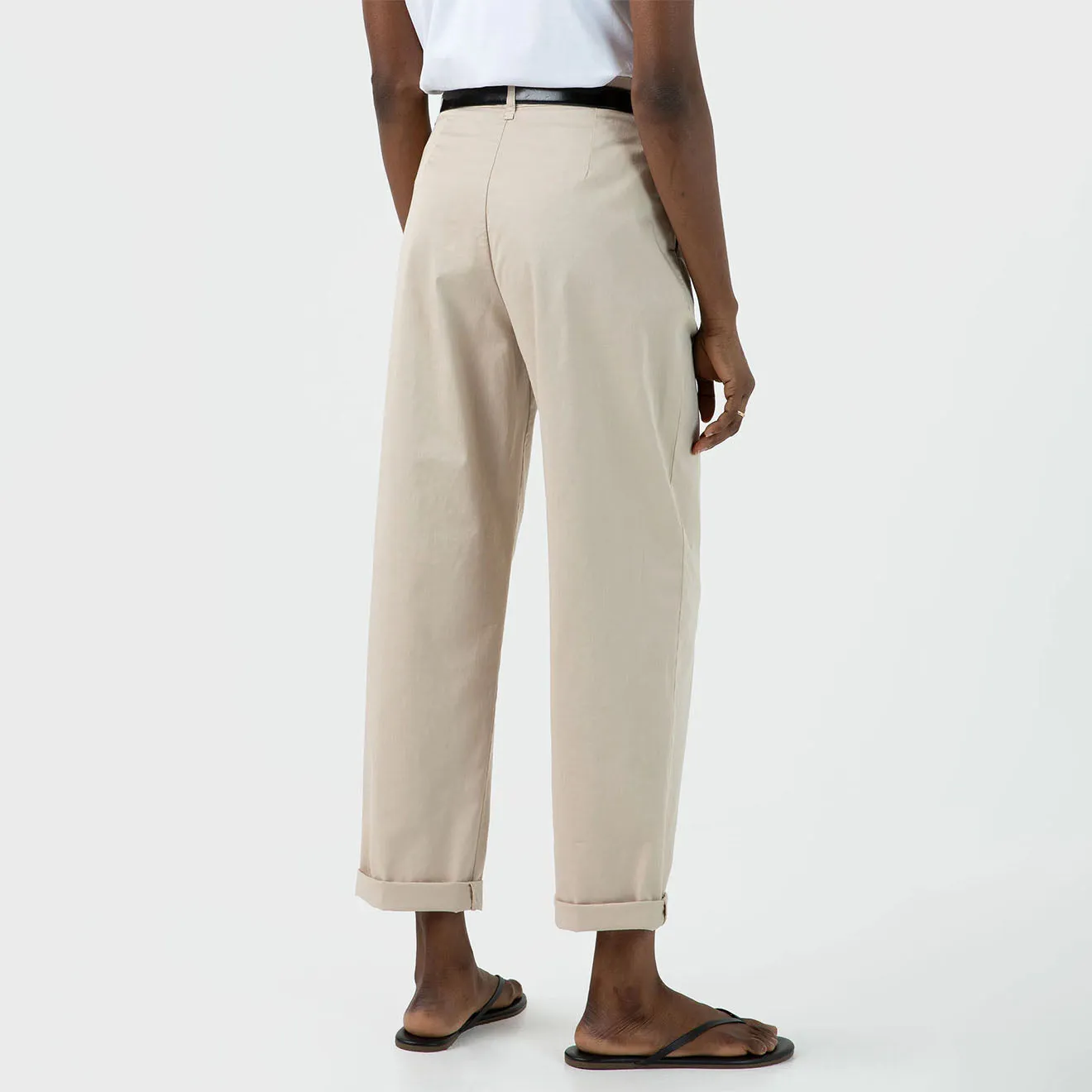 Sunspel Womens Pleated Chino Light Stone