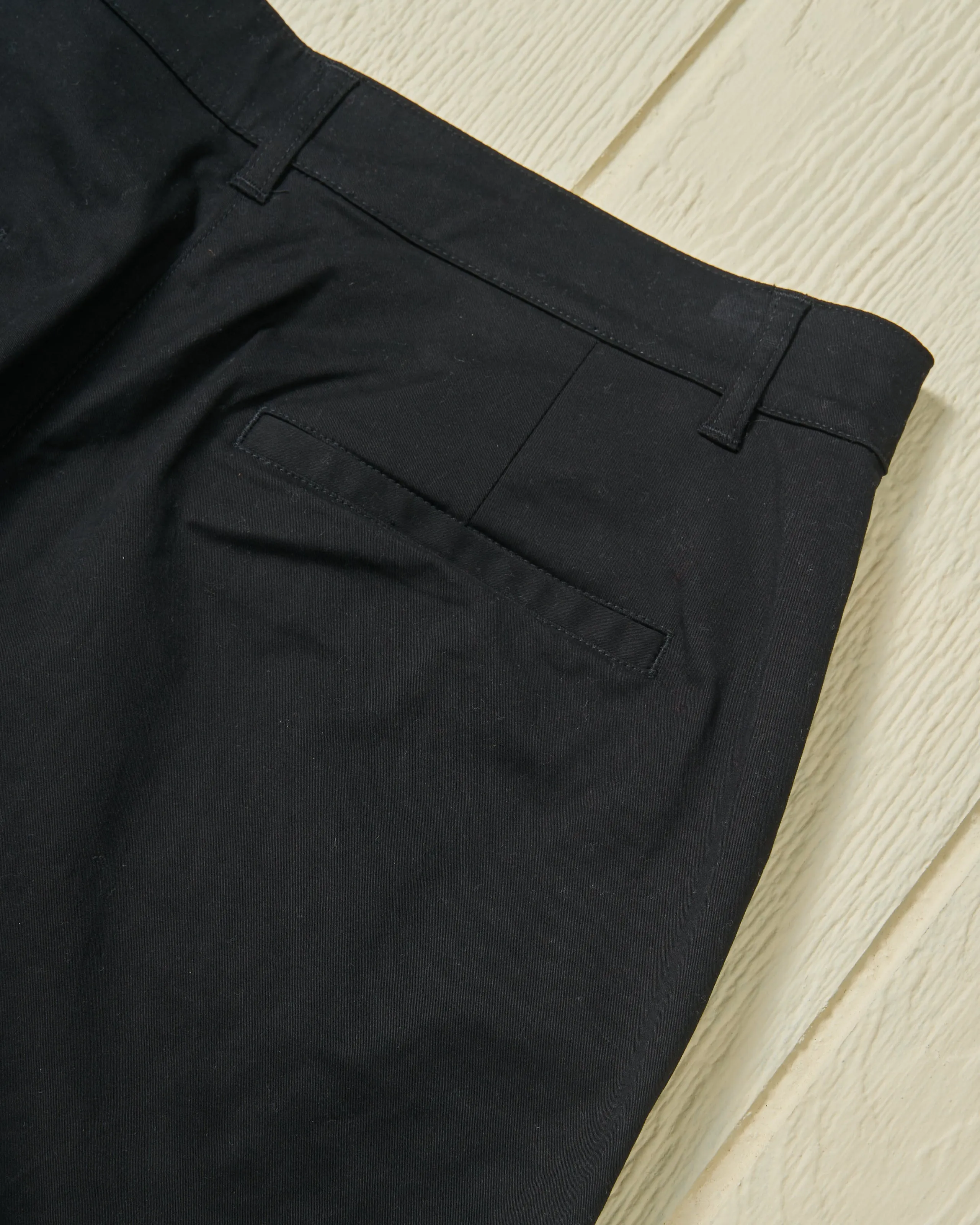 Women’s Narrow Leg Chino in Black